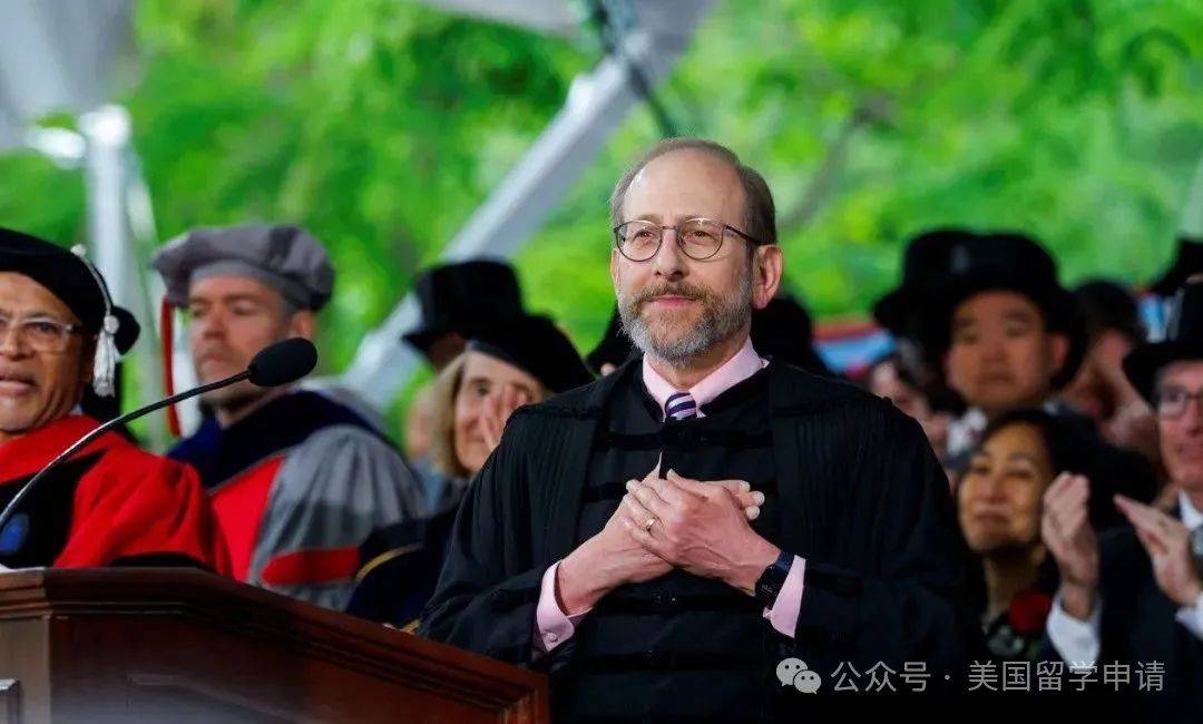 的中国女生蒋雨融来自青岛英高毕业本科就读于杜克爱游戏app震撼全场！史上首位在哈佛毕业演讲(图7)